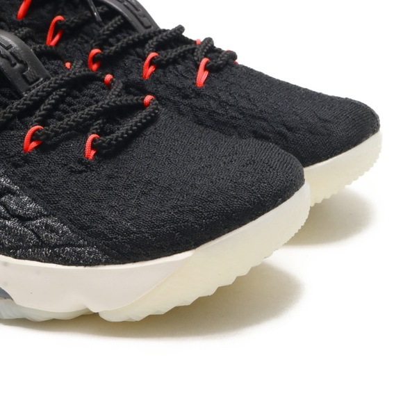 WOMEN'S NIKE LEBRON 15 - Picture 6 of 8